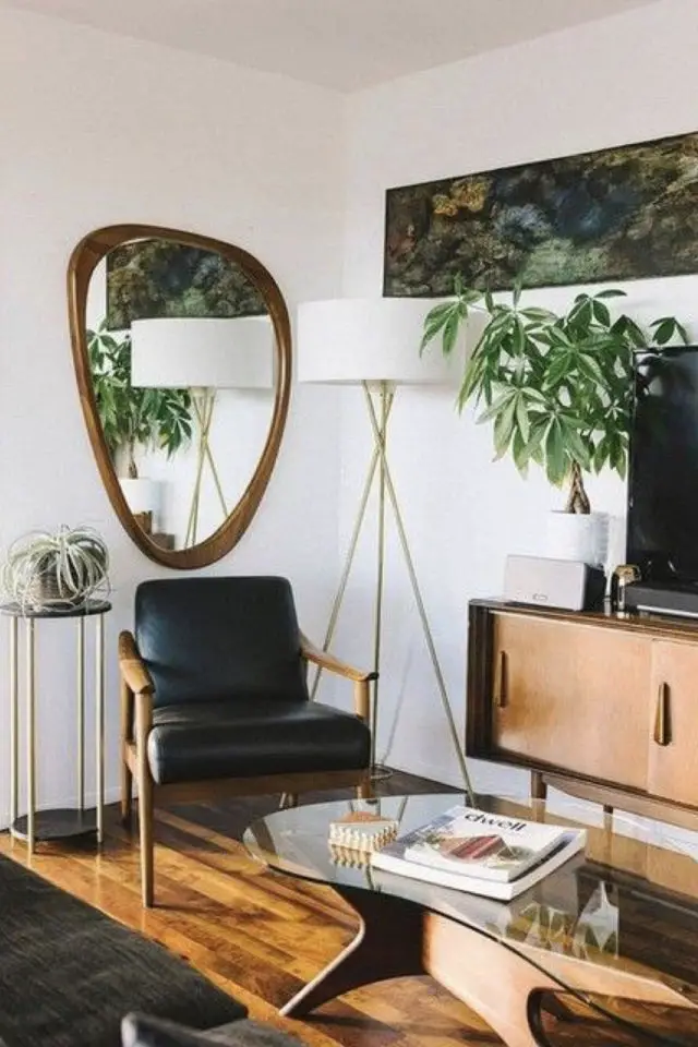 exemple decoration miroir arrondi style vintage mid century modern salon fauteuil en cuir