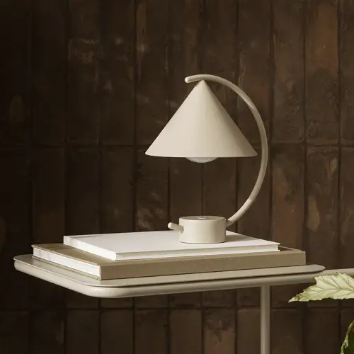 ou trouver luminaire minimalisme design Lampe Meridian cachemire couleur beige ferm living