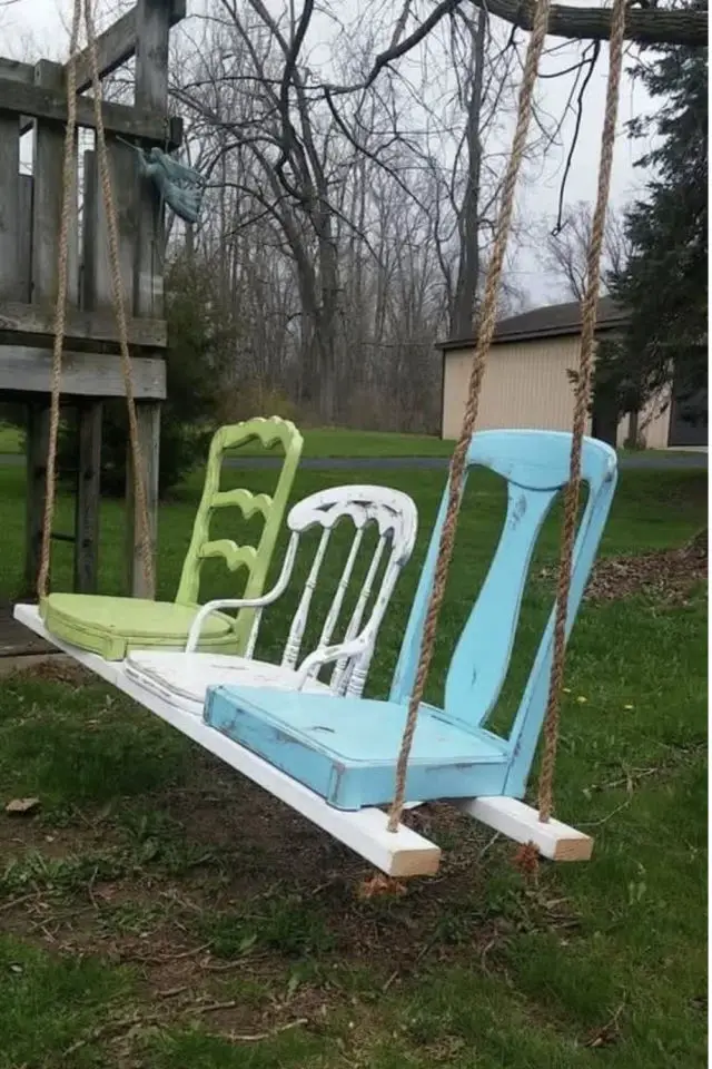 upcycling exemple decoration diy jardin balançoire chaise ancienne sans pieds