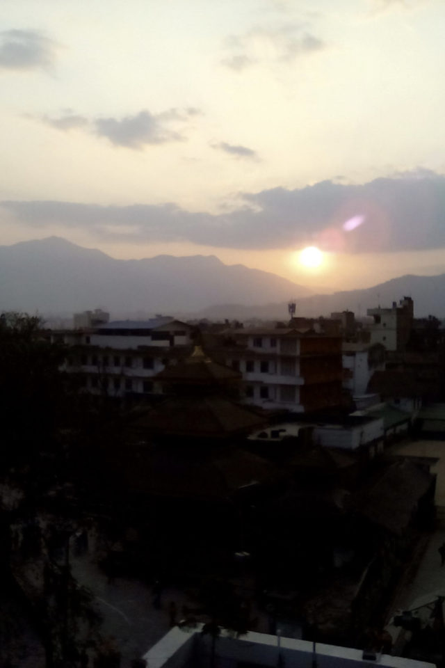 voyage nepal choses a faire coucher de soleil montagne Himalaya  Katmandou