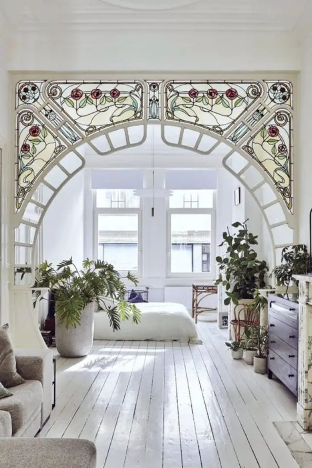 decoration elegance arche cloison séparation salon séjour vitraux motif art déco vintage rétro
