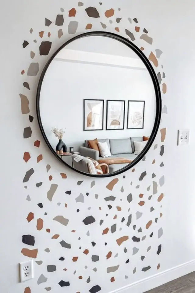 exemple arche peinture miroir rond moderne cerclage noir fin motif terrazzo original décor mural