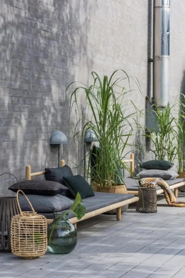 exemple meuble jardin repos daybed banquette extérieur en bois avec coussin style épuré