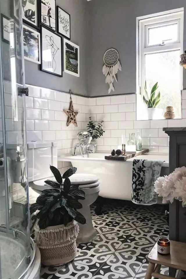 exemple petite salle de bain blanc gris soubassement carrelage couleur neutre simple