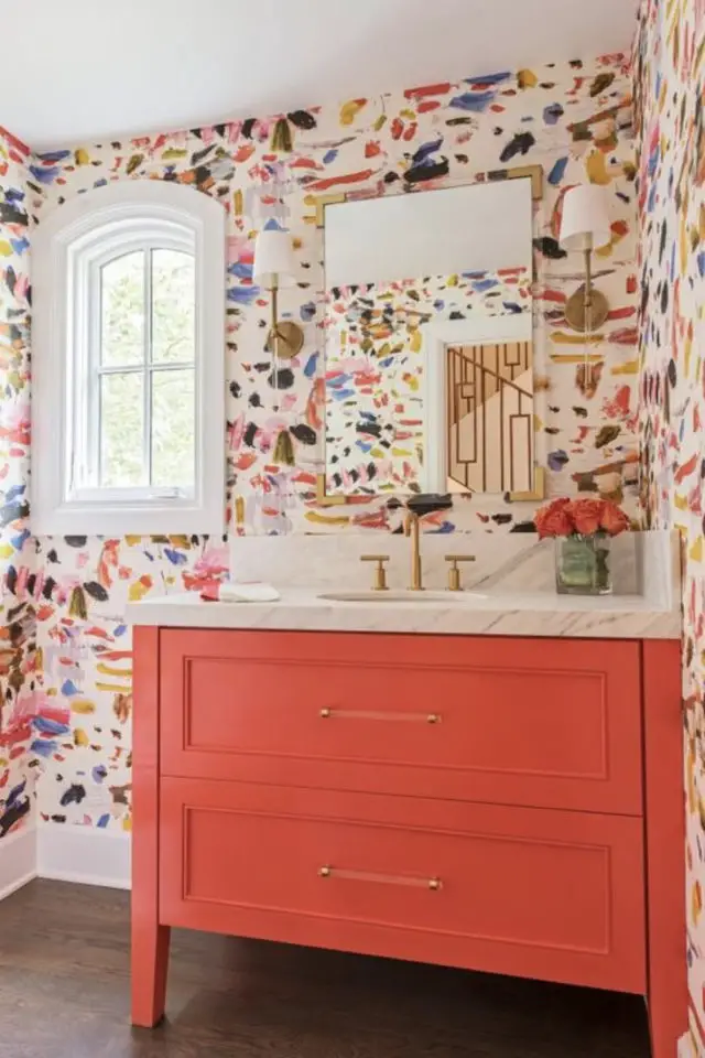 decoration salle de bain multicolore exemple papier peint effet terrazzo meuble vasque orange