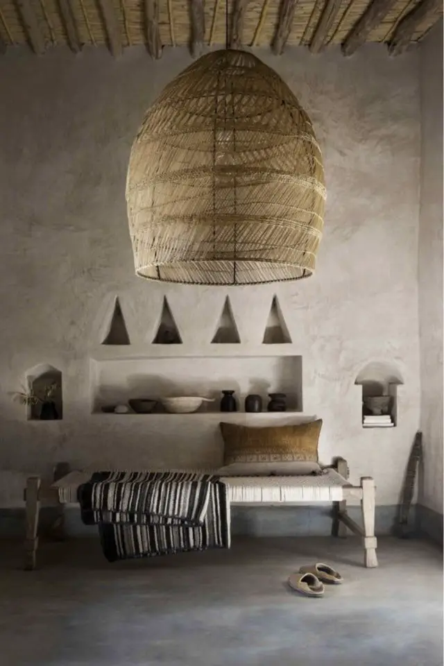 interieur slow living moderne ambiance wabi sabi naturel neutre daybed simple luminaire suspension