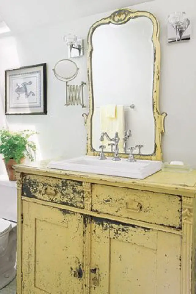 salle de bain recup evier meuble vasque buffet ancien peinture patinée charme classique chic