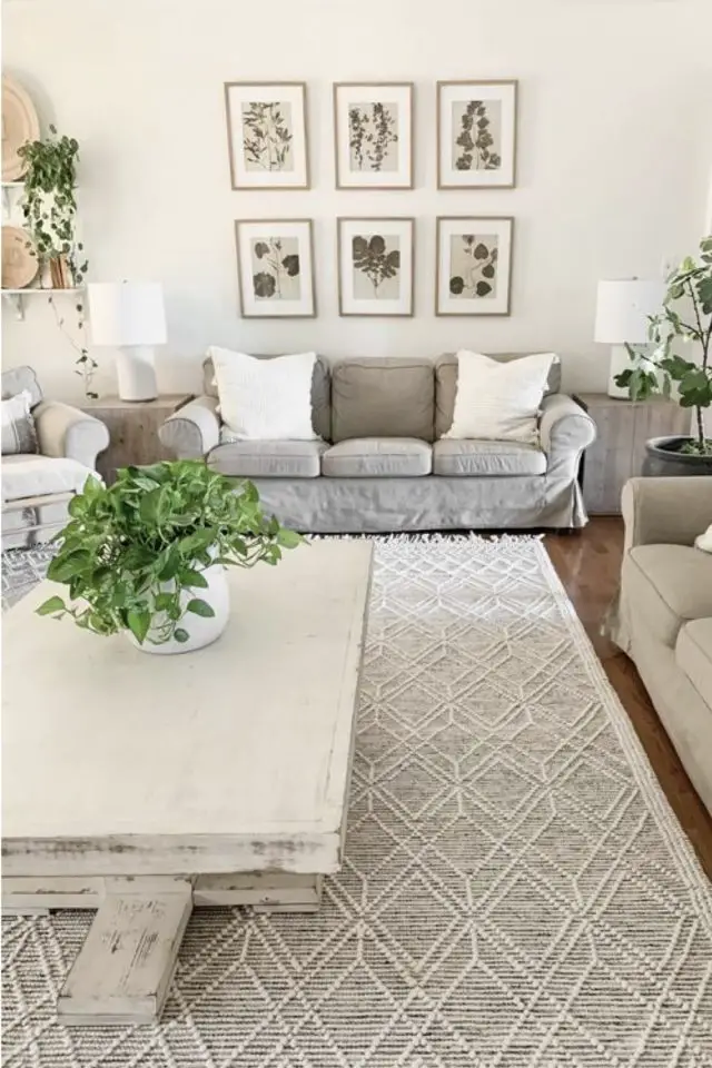 tapis couleur clair fraicheur ete ambiance farm house chic canapé gris table basse cérusée blanc