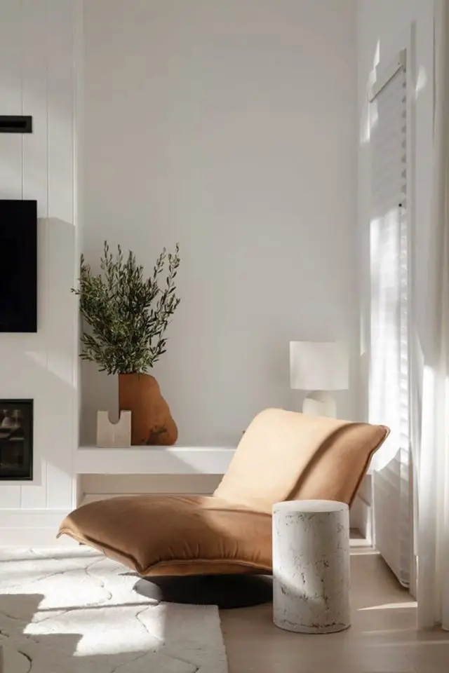 decoration salon bout de canape rond exemple design fauteuil élégant éclectique chic