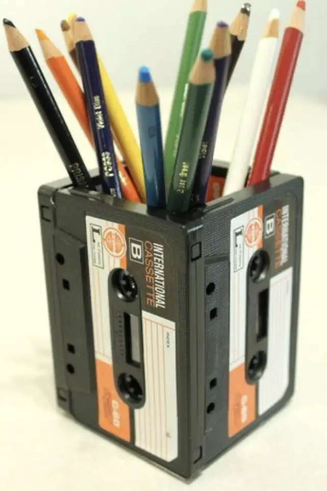recup facile bureau rangement pot à crayon cassette musique zéro déchet