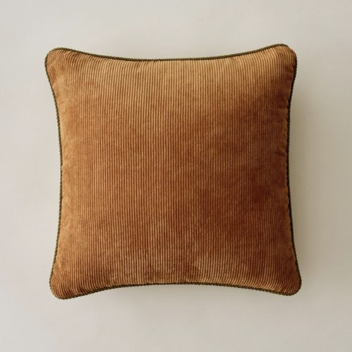 accessoire deco textile salon Housse de coussin en velours côtelé couleur caramel