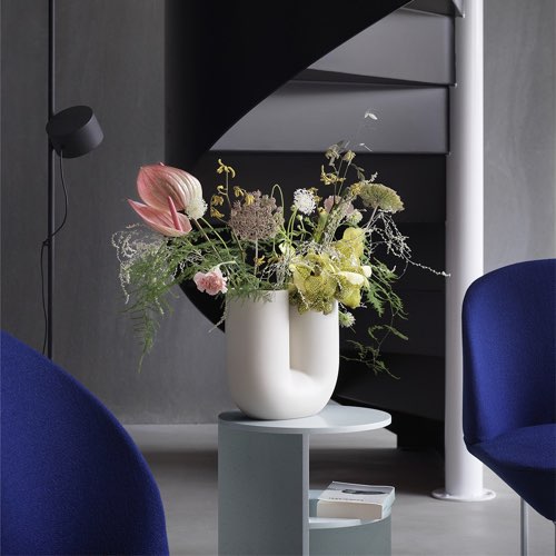 objet decoratif design salon Vase Kink sable Muuto tendance arrondi incurvé