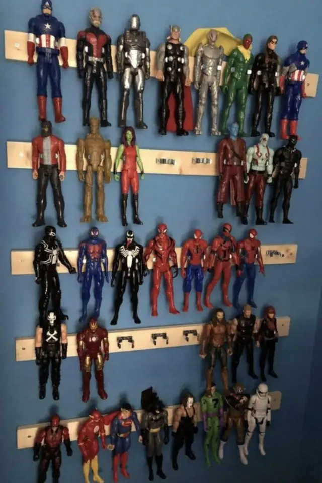 chambre garcon theme super heros exemple rangement original mural figurine jouets