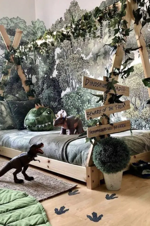 deco chambre petit garcon theme dinosaure ambiance jungle sauvage lit cabane personnalisé