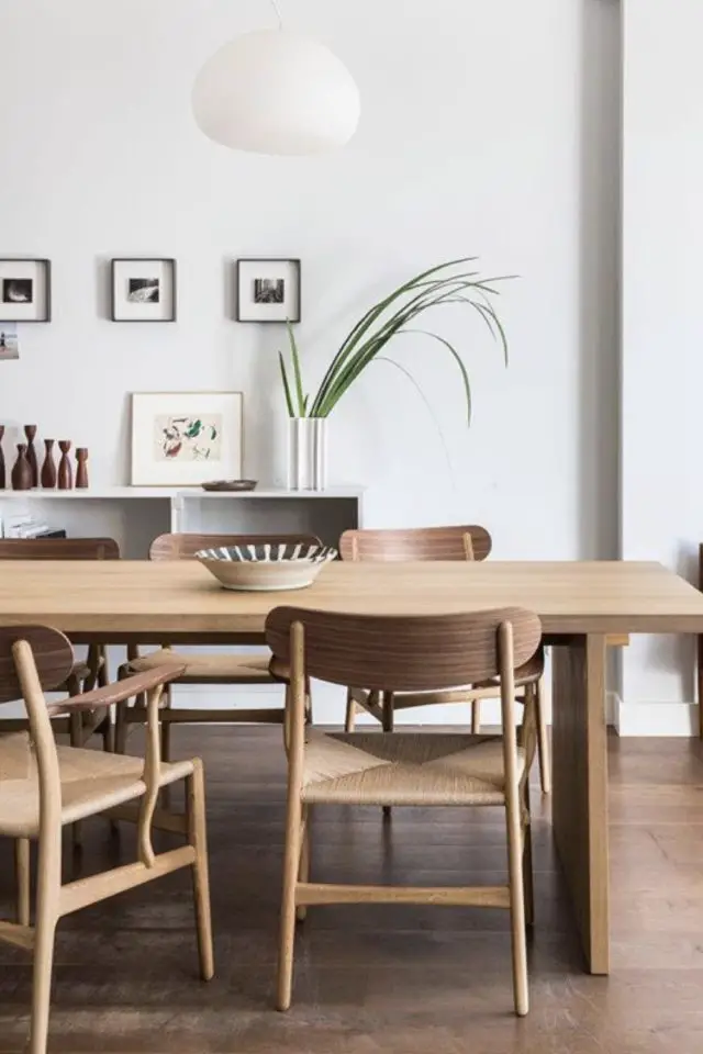 decor salle a manger cuisine minimaliste cosy table en bois chaise design vintage épuré simplicité