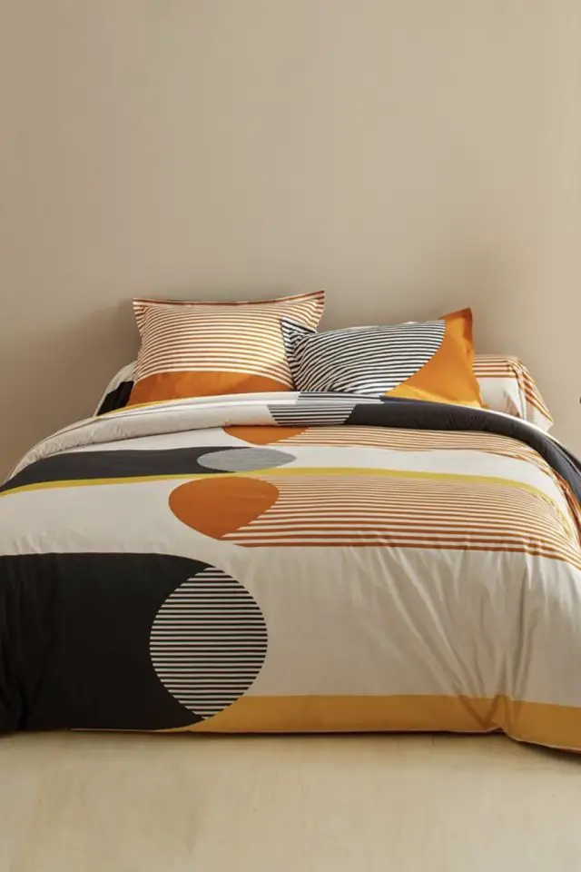 ou trouver parure de lit automne Linge de lit Nico en coton imprimé rayures style graphique couleur jaune miel noir et blanc moderne