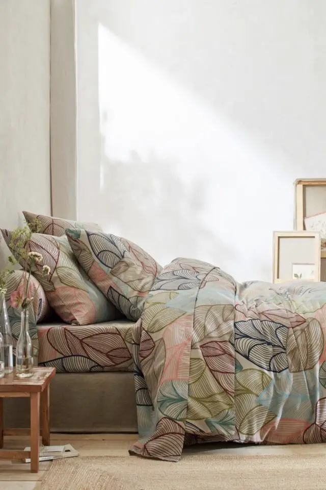 ou trouver parure de lit automne Linge de lit Elsa en polycoton à motifs feuilles multicolore sur fond beige