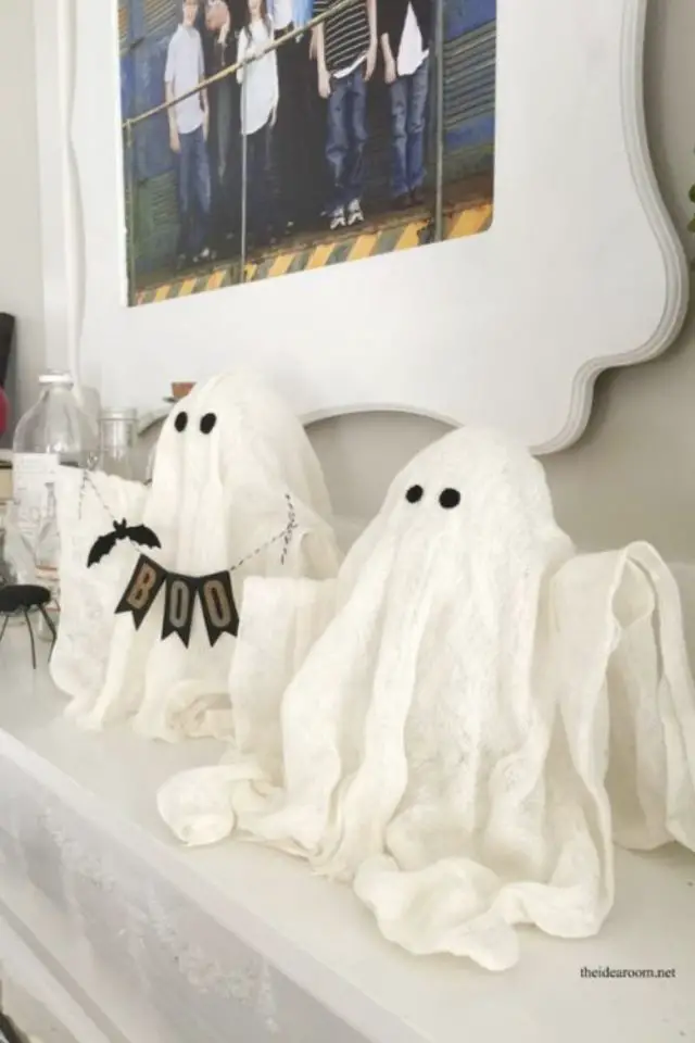 exemple DIY facile deco halloween petit fantôme tissus