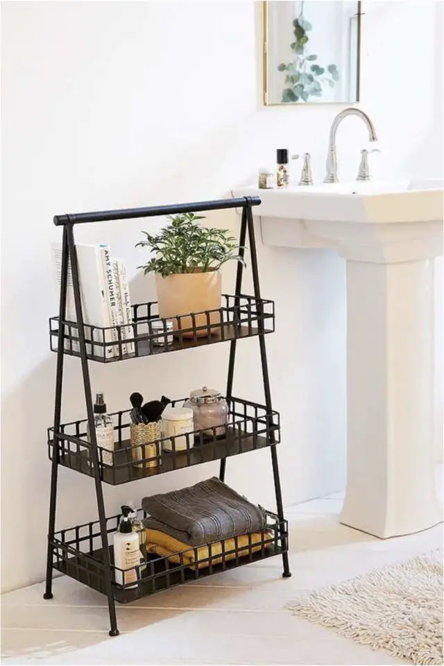 exemple organisation salle de bain rangement petit meuble d'appoint à poser à côté du lavabo noir simple pas cher