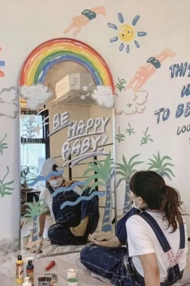 DIY decoration peinture miroir arc en ciel arrondi sur le haut message positif