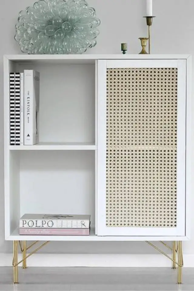 bricolage ikea hack cannage transformation caisson de cuisine en meuble d'appoint blanc simple