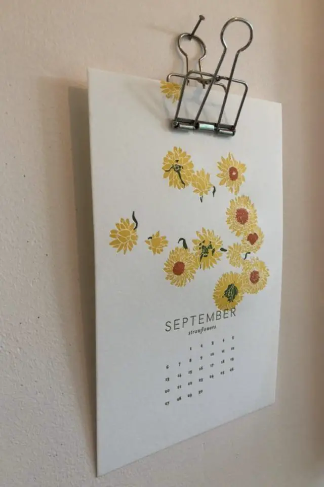 exemple calendrier mural poetique dessin floral jaune