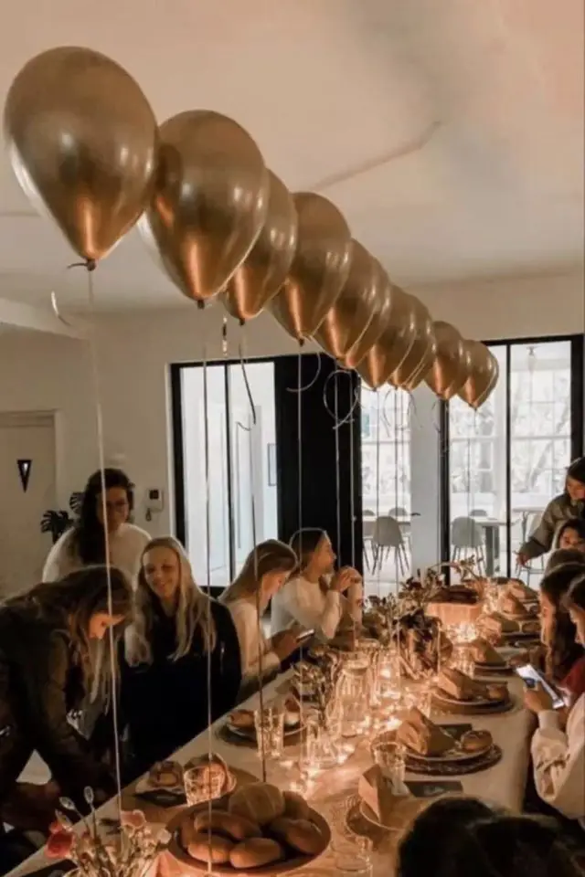 exemple deco nouvel an ballons décoration de table helium tendance facile à faire festif