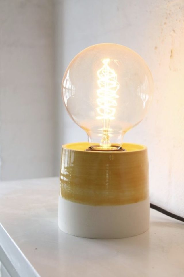 tendances interieur 2023 nature ecoresponsable artisanat local céramique lampe à poser