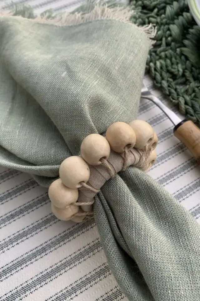 DIY rond de serviette moderne nature à faire soi même jute et perles en bois