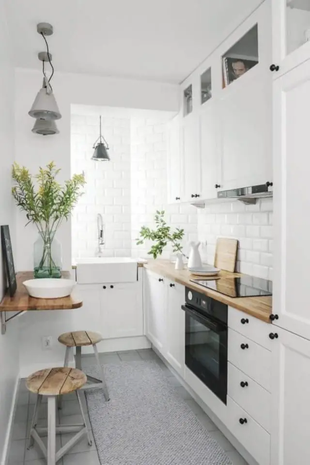 cuisine fonctionnelle ergonomique exemple petit espace pratique implantation rangement plan snack plan de travail