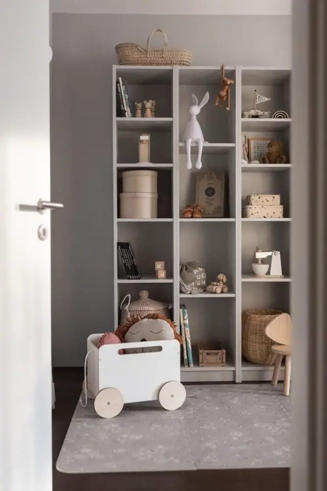 ikea hack chambre enfant exemple meuble billy peinture relooking chic couleur taupe douceur