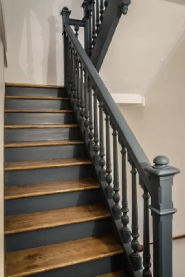 peinture escalier bois gris contre-marche élégant chic maison ancienne