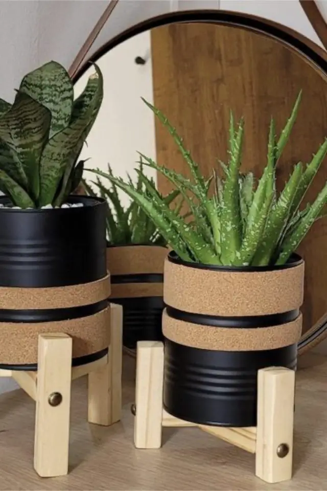 recyclage deco boite de conserve pot de fleur moderne sur pied bois bricolage DIY do it yourself