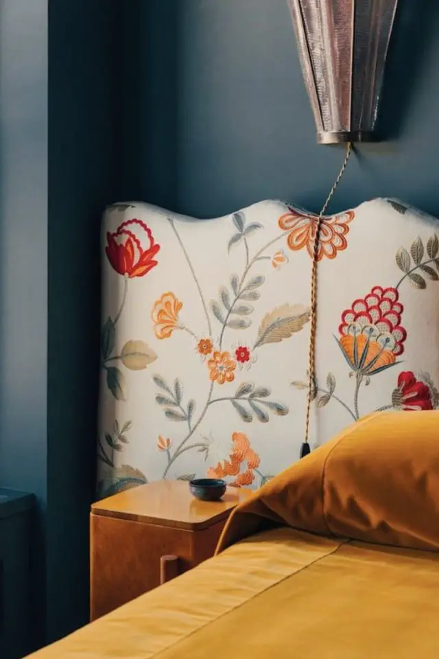 tete de lit textile couleur motif floral fleur orange rouge vert bleu