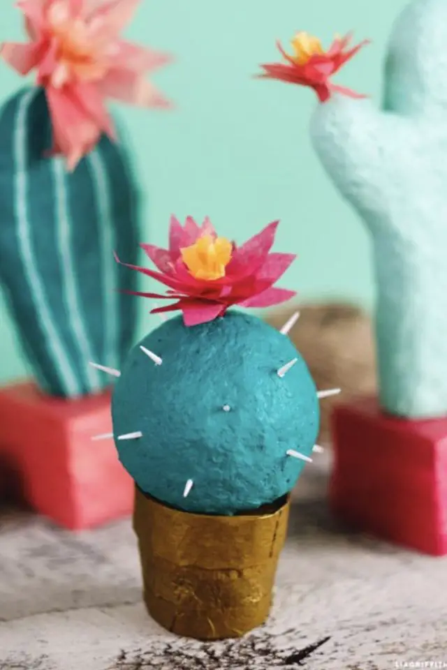 DIY deco papier mache couleur petit cactus décoration originale à faire soi-même