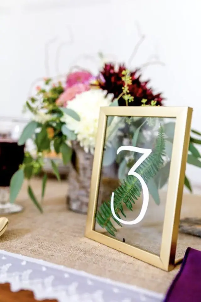 deco mariage recup numero table upcycling cadres photos simple doré transparent peinture DIY