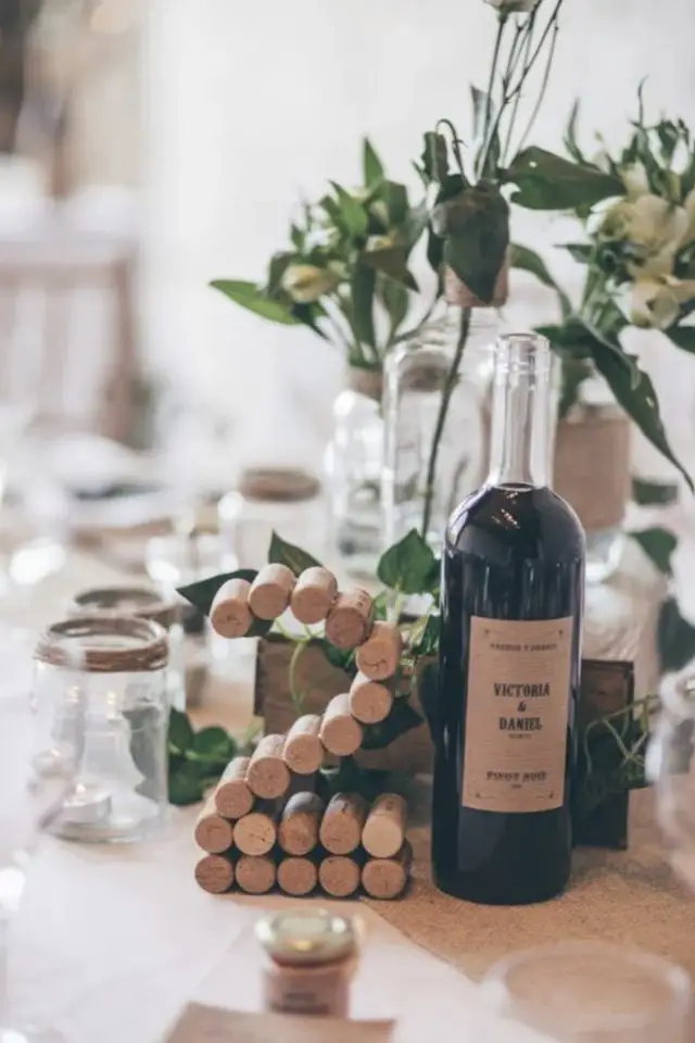 deco mariage recup numero table recycler bouchon de vin en liège colle original DIY