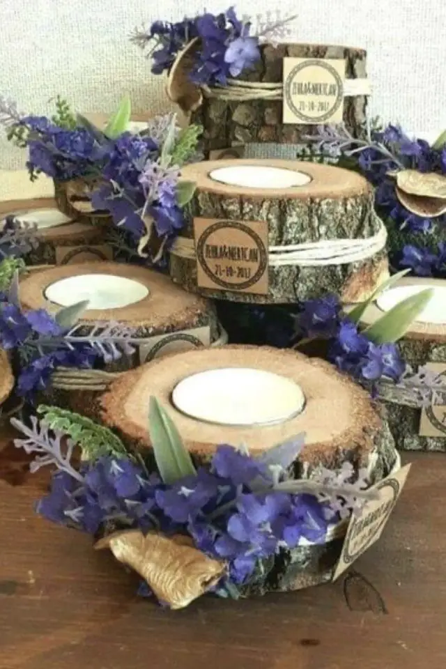 decor mariage recup bougie chauffe plat rondin de bois petite fleur violette