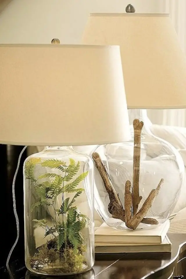 decorer un meuble avec une lampe en verre style bord de mer classique abat-jour tissu beige