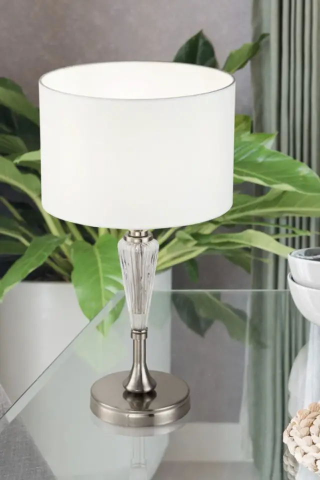 luminaire deco fabrique en europe petite lampe à poser classique métal verre et abat-jour blanc décor meuble en verre chic