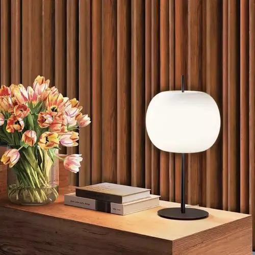 ou trouver luminaire en verre design Lampe de table XL laiton Kushi simple et sobre