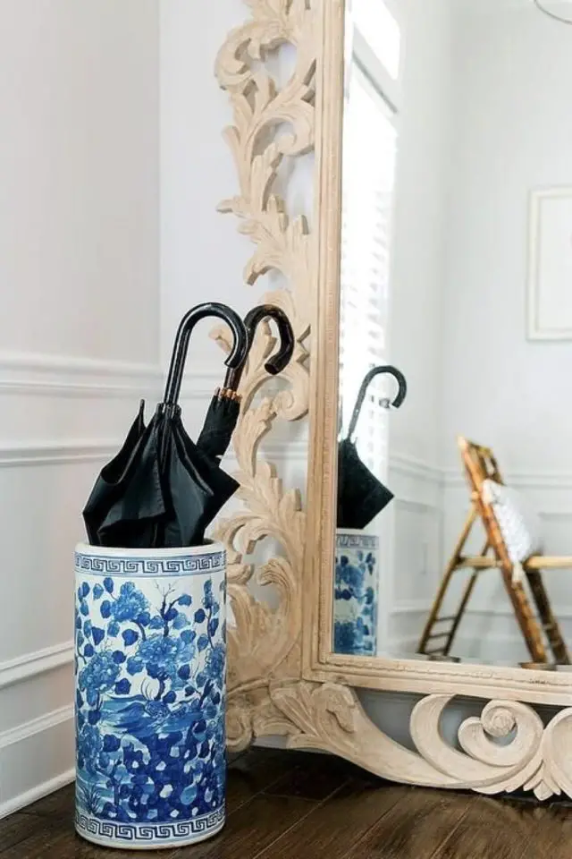 porte-parapluie exemple decoration entree ancien vintage bleu porcelaine