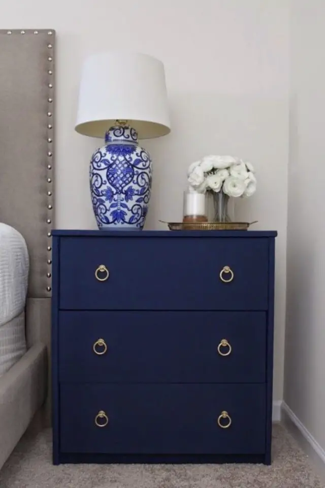 relooking meuble bouton poignee exemple petite commode chambre peinture bleu vintage ancien