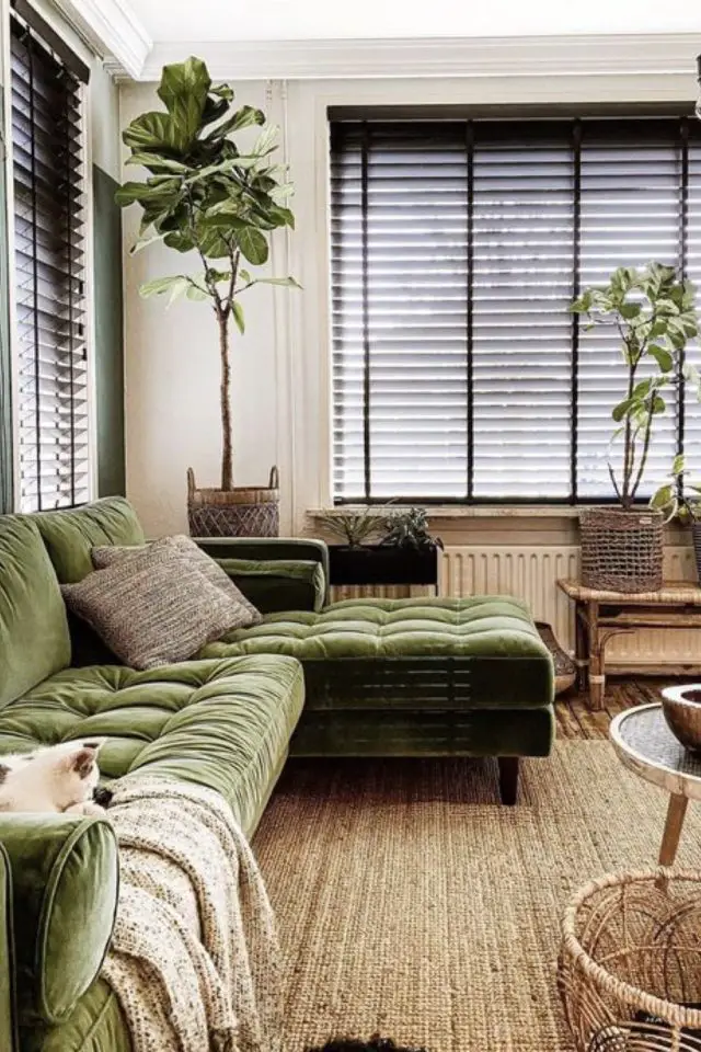 canape vert deco salon moderne angle 5 places décor nature chic plante store à lamelle bois