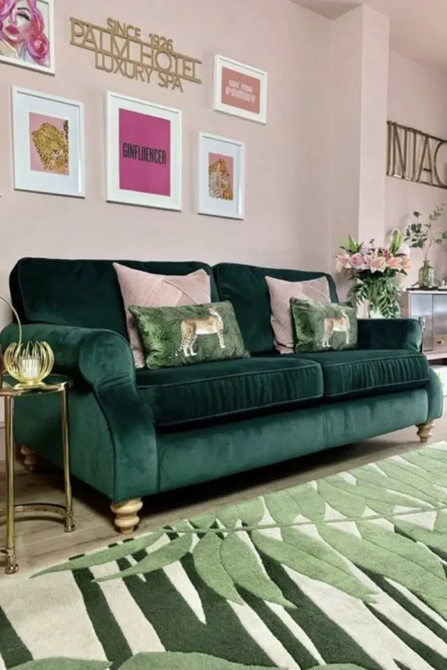 canape vert deco salon moderne association couleur rose nature féminin chic