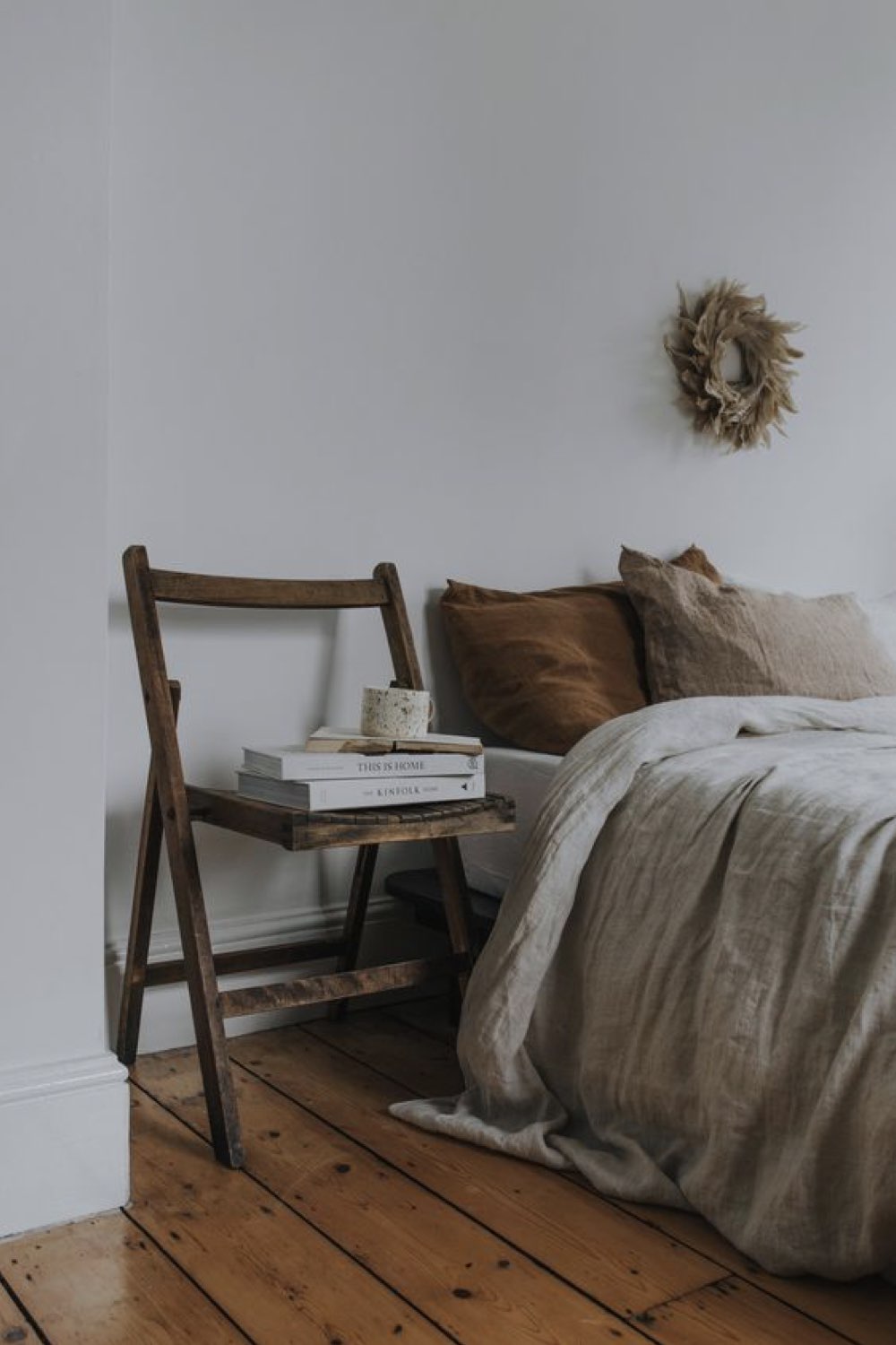 chambre adulte decoration reussie exemple idée récup chaise table de nuit déco pas cher slow life