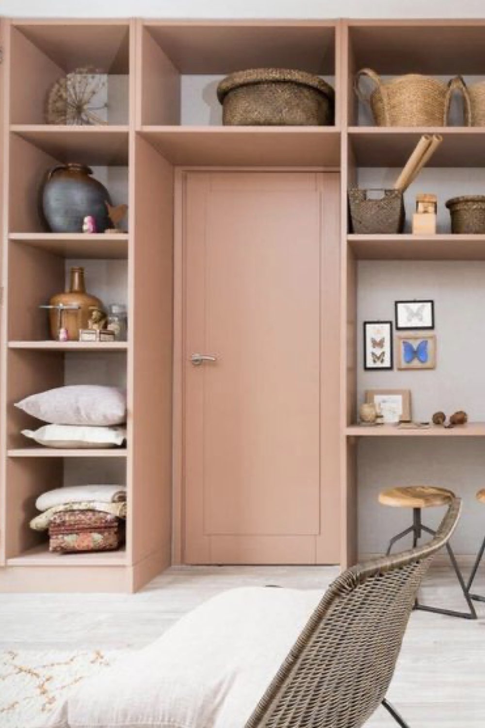 deco chambre parentale tendance aménagement sur mesure meuble porte chambre pratique couleur terracotta