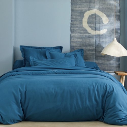 deco chambre reussie blancheporte Linge de lit uni flanelle bleu paon