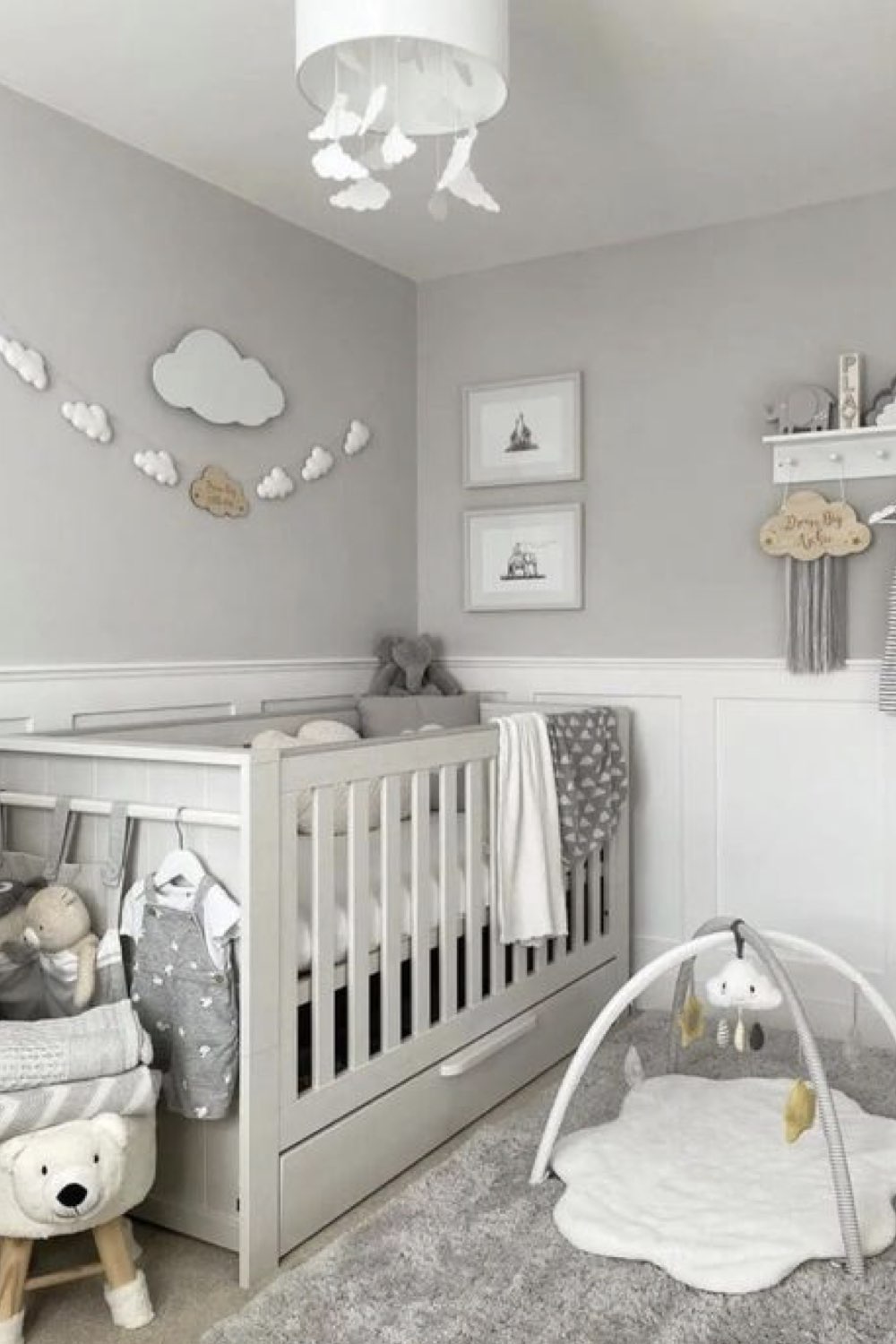 decor chambre bebe garcon idee couleur gris et blanc soubassement douceur simple neutre