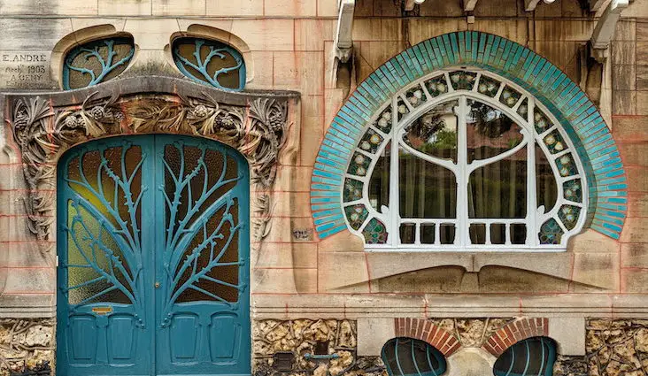 design et histoire art nouveau façade porte fenêtre Nancy couleur boiserie